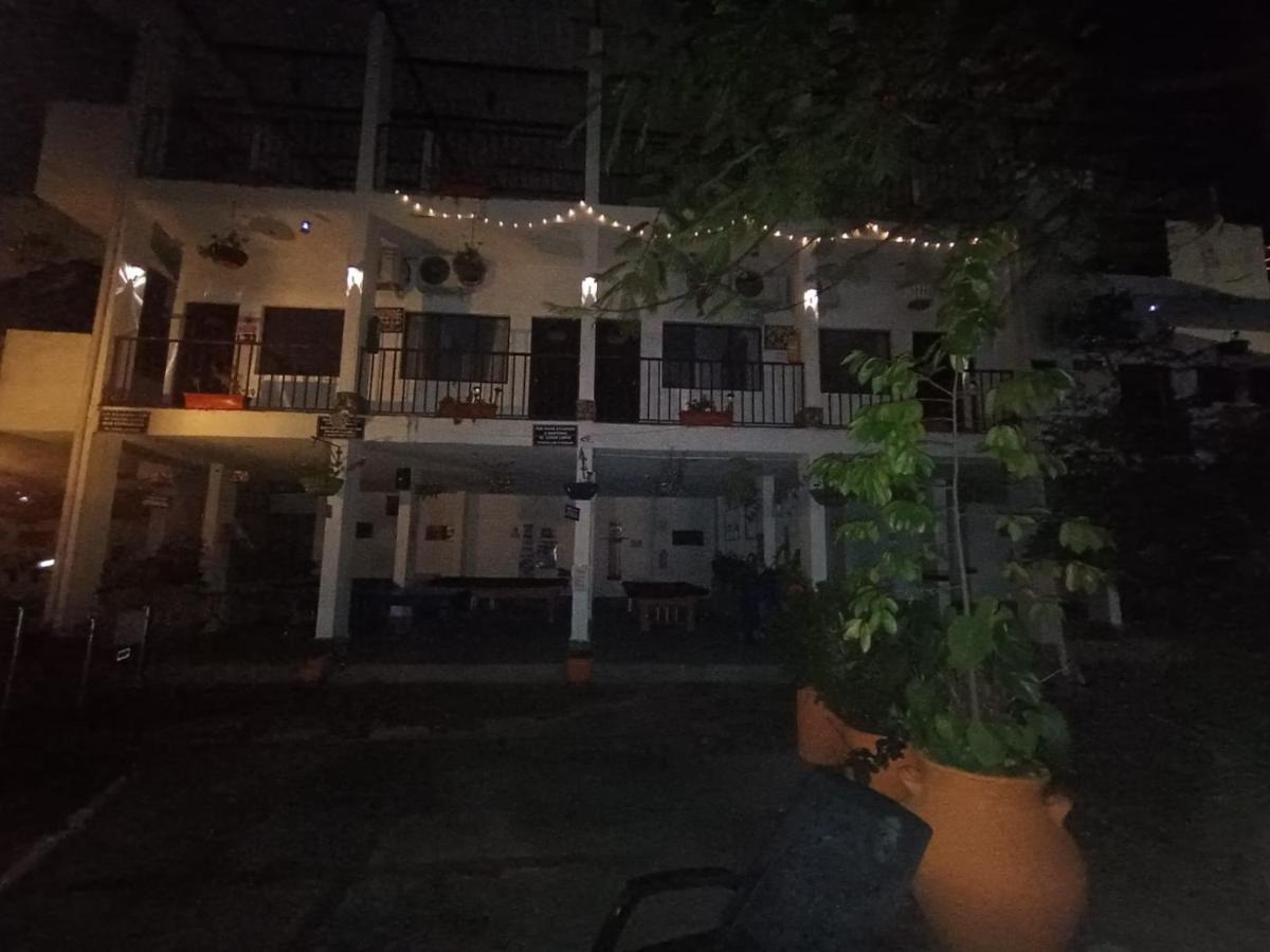 Hotel Villa Maritza Melgar Bagian luar foto