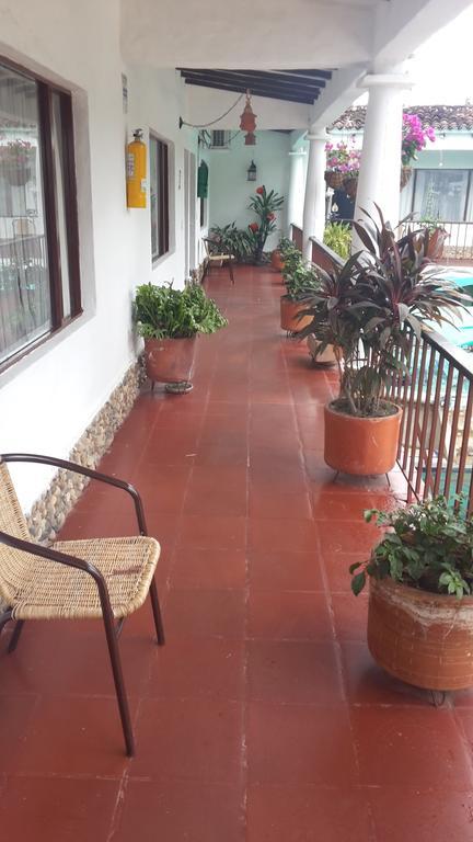Hotel Villa Maritza Melgar Bagian luar foto
