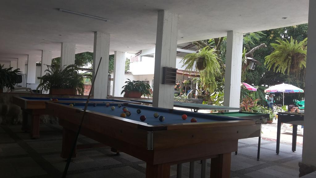 Hotel Villa Maritza Melgar Bagian luar foto