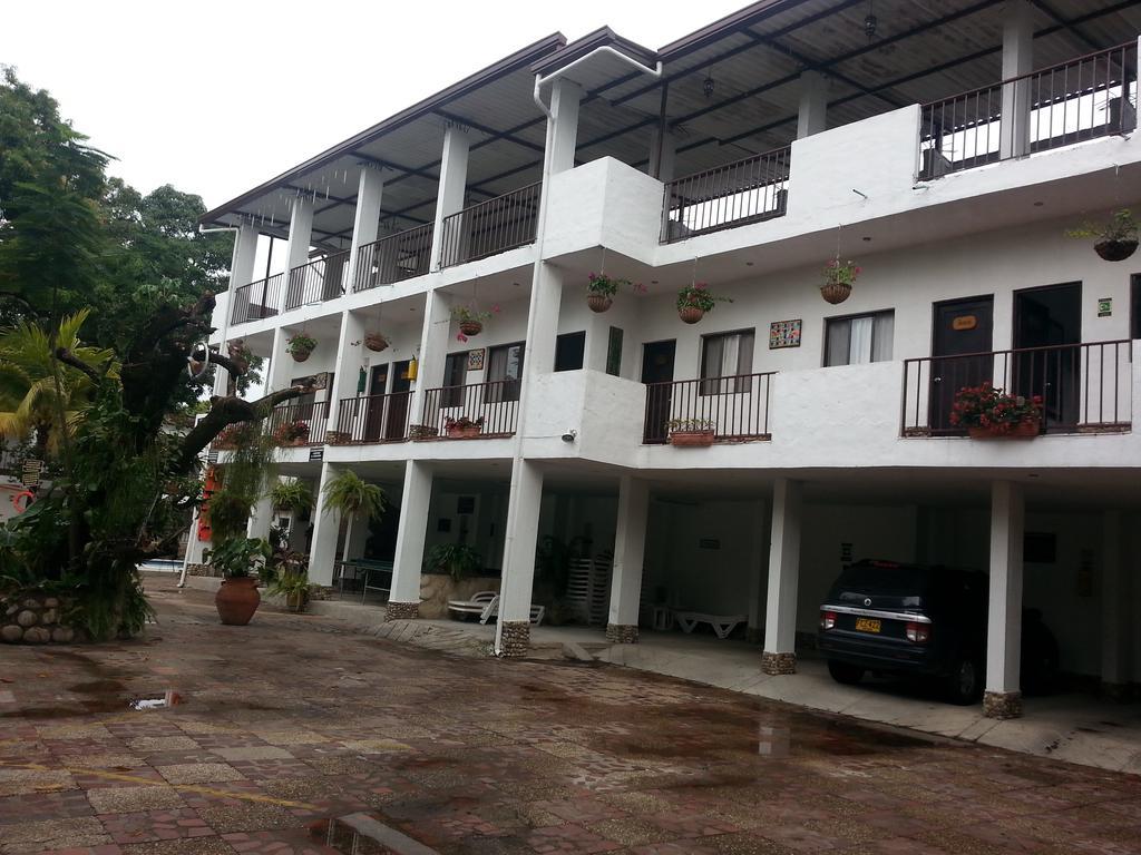 Hotel Villa Maritza Melgar Bagian luar foto