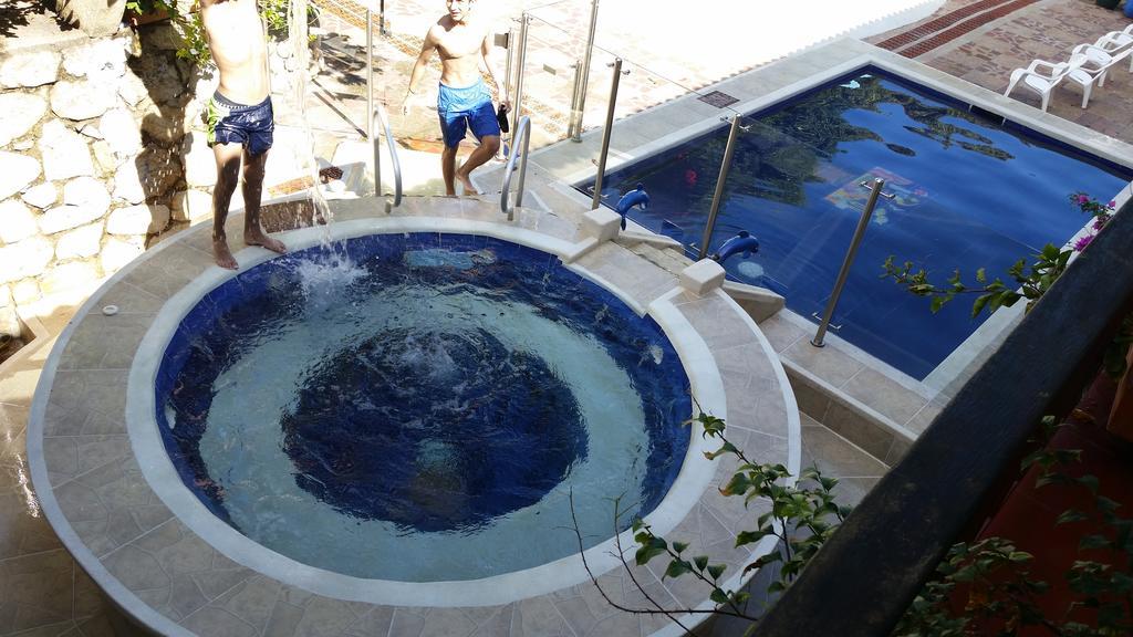 Hotel Villa Maritza Melgar Bagian luar foto