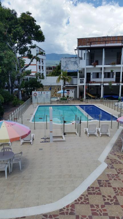 Hotel Villa Maritza Melgar Bagian luar foto