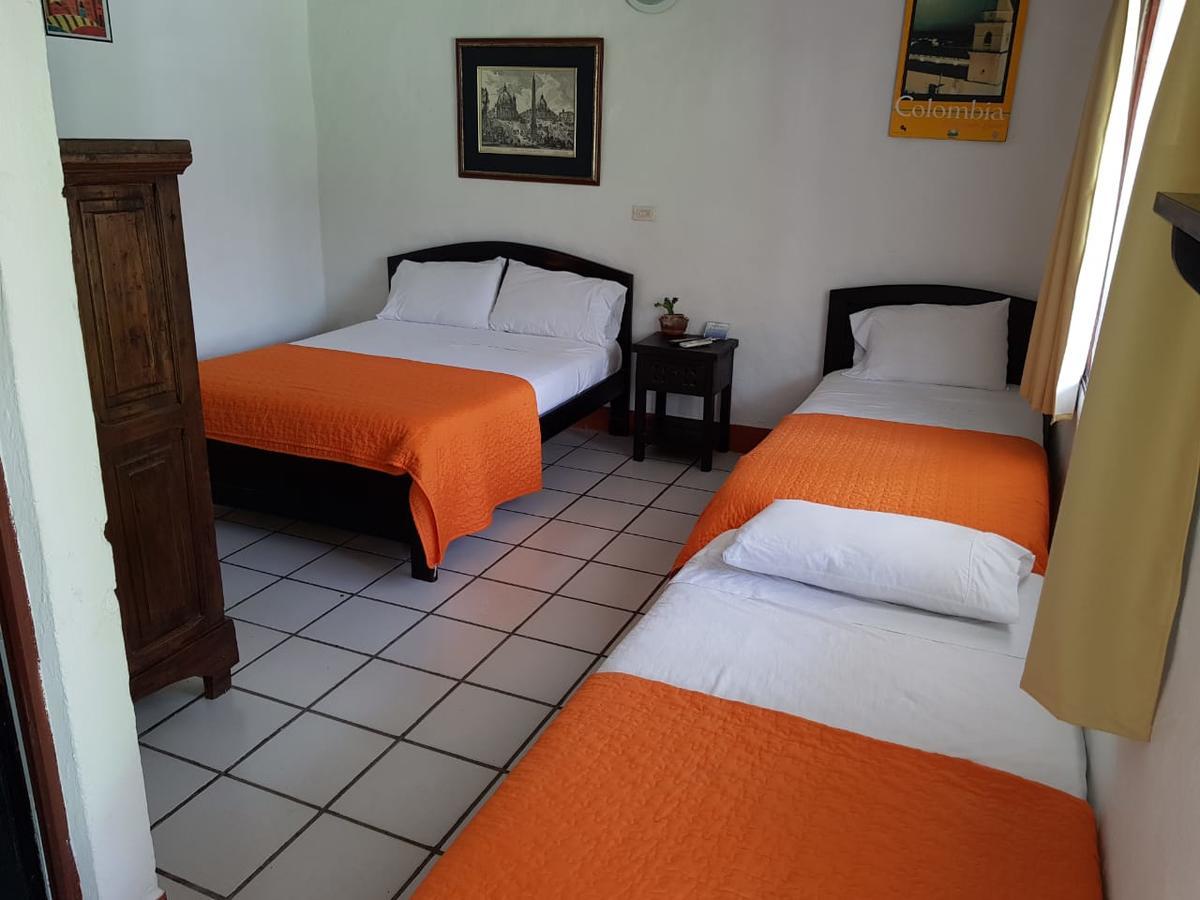 Hotel Villa Maritza Melgar Bagian luar foto