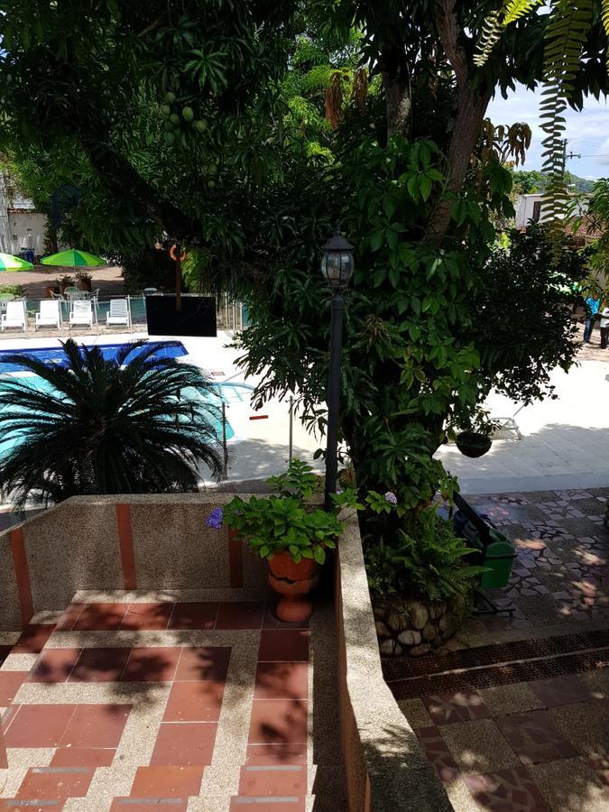 Hotel Villa Maritza Melgar Bagian luar foto